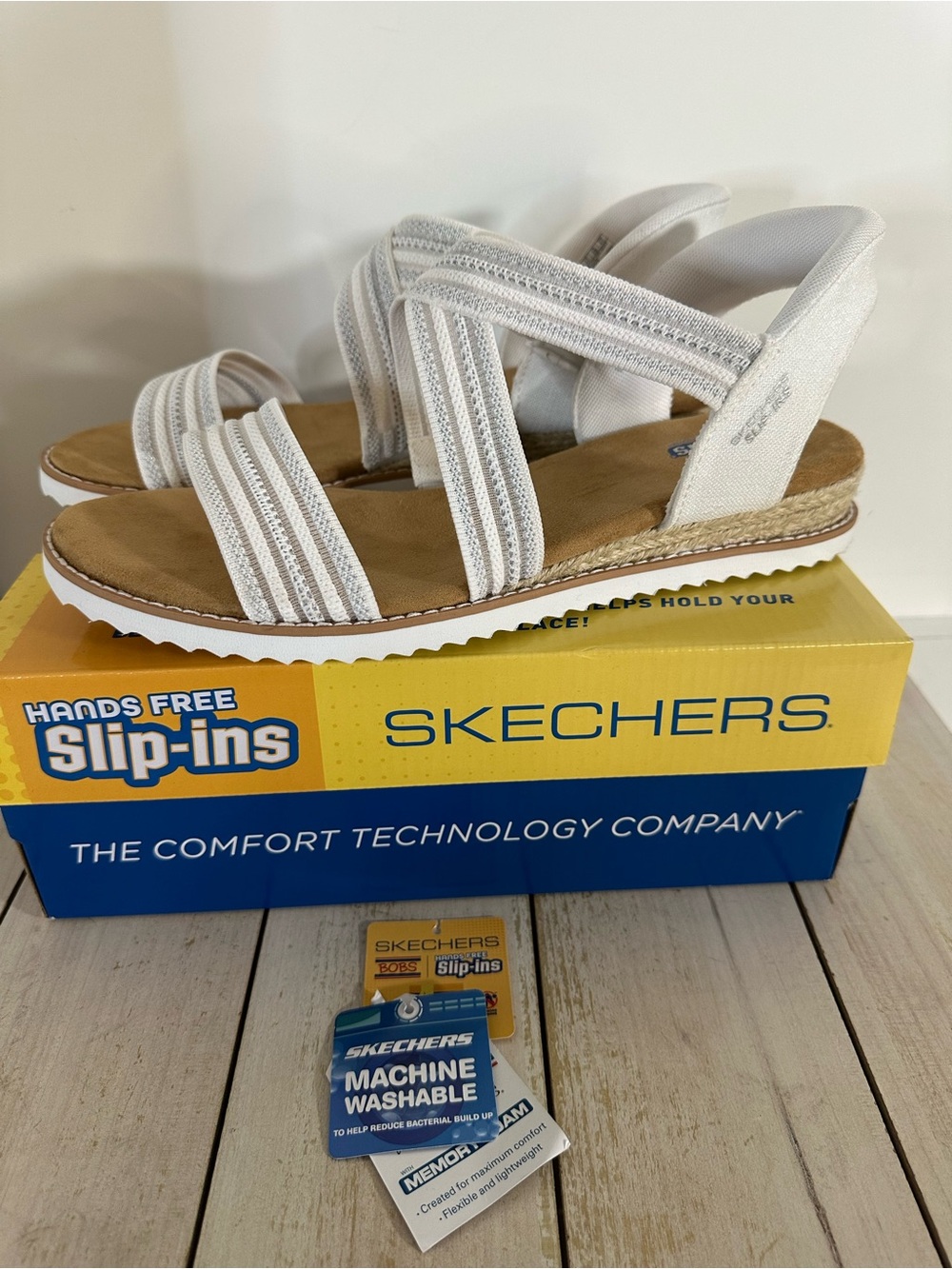 Skechers / Tom’s calibration vegan White Elastic Strap Wedge Sandals